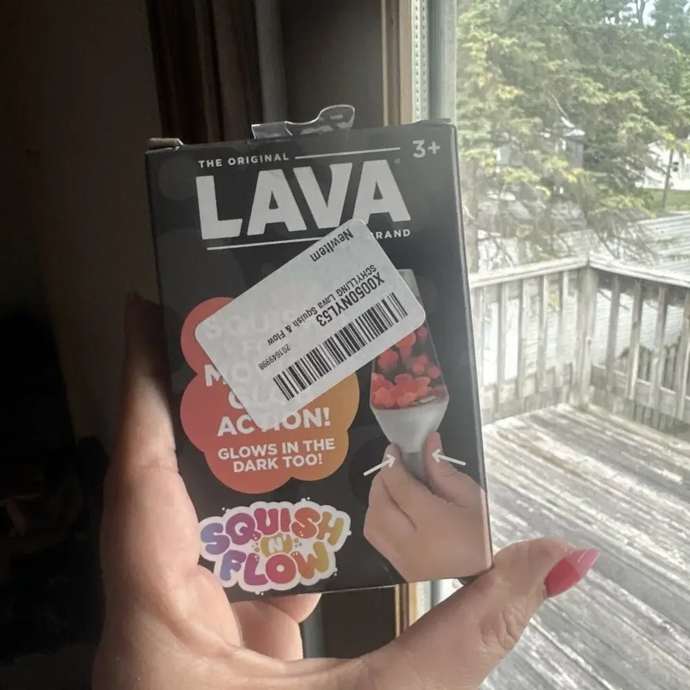 SCHYLLING Lava Squish & Flow Glow in The Dark Green. Original Lava Lamp Needoh